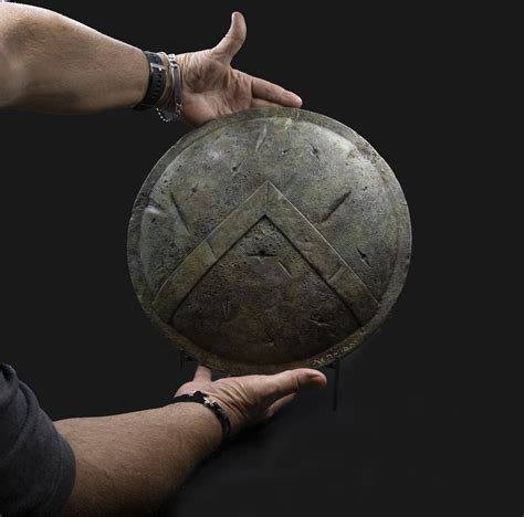 spartan greek shield weight.